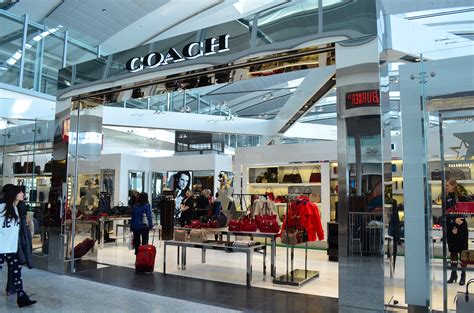 stores at pearson airport